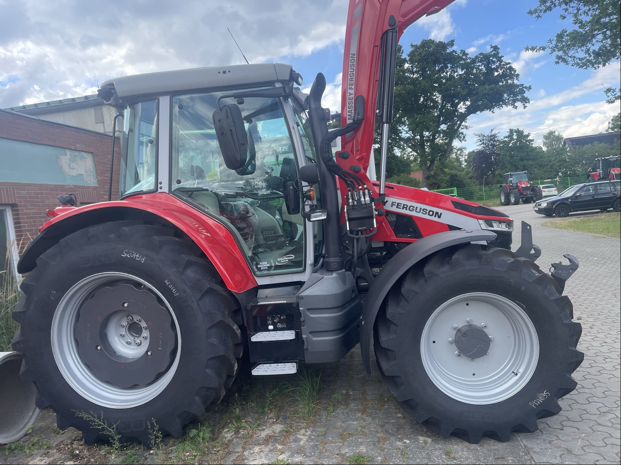 Massey Ferguson 5S.135 Dyna 4 Efficient - Trator: foto 1 Massey Ferguson 5S.135 Dyna 4 Efficient - Trator: foto 1