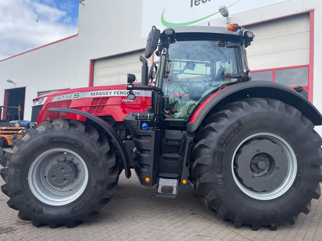 Massey Ferguson 8732 Dyna-VT EXCLUSIVE - Trator: foto 1 Massey Ferguson 8732 Dyna-VT EXCLUSIVE - Trator: foto 1