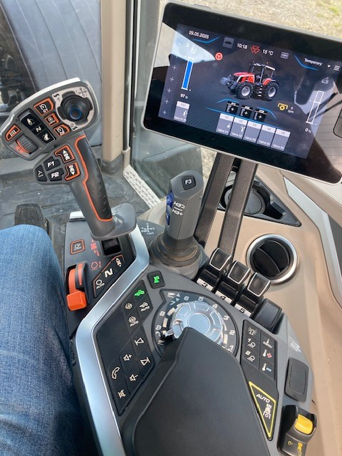 Massey Ferguson 8S.245 Dyna E-Power Excl - Trator: foto 5 Massey Ferguson 8S.245 Dyna E-Power Excl - Trator: foto 5