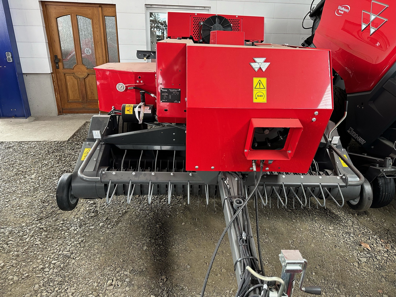 Massey Ferguson Hochdruckpresse 1840 - Empacotador de fardos: foto 4 Massey Ferguson Hochdruckpresse 1840 - Empacotador de fardos: foto 4
