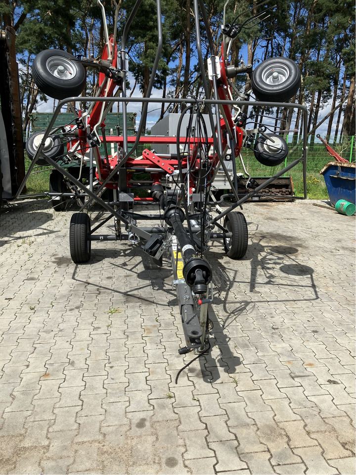 Massey Ferguson TD Serie - Ancinho enleirador: foto 1 Massey Ferguson TD Serie - Ancinho enleirador: foto 1
