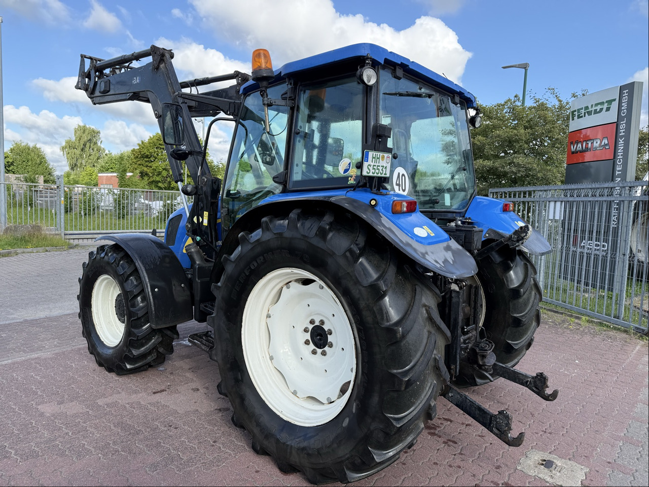 New Holland T5050 - Trator: foto 2 New Holland T5050 - Trator: foto 2