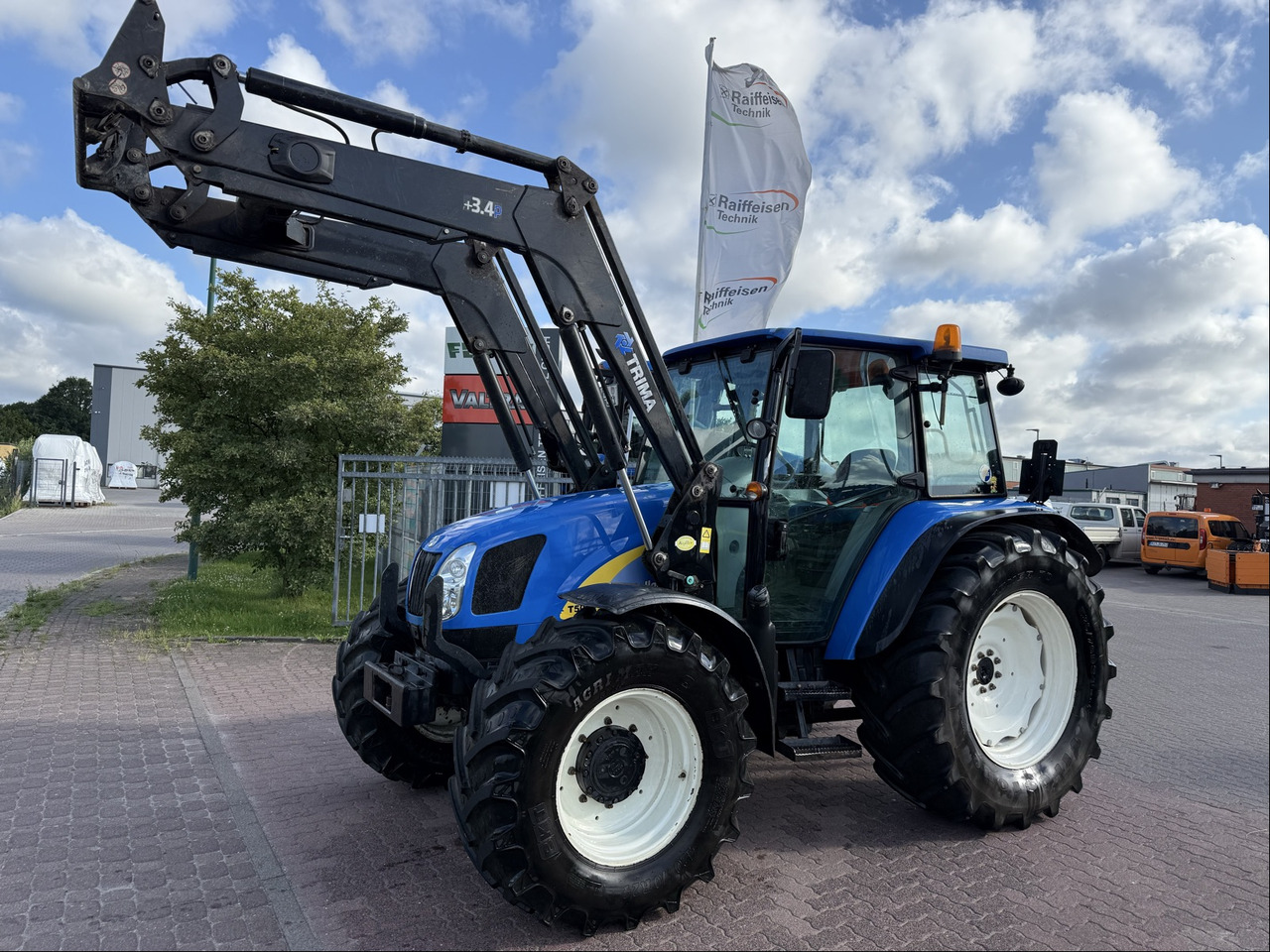 New Holland T5050 - Trator: foto 1 New Holland T5050 - Trator: foto 1