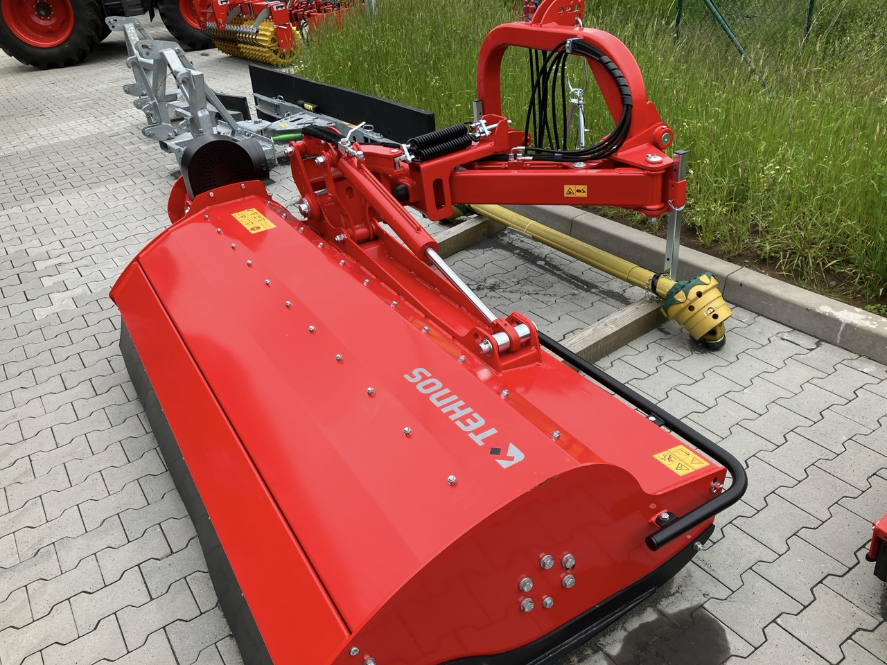 Tehnos Mulcher MB 220R PROFI LW - Triturador de martelos: foto 1 Tehnos Mulcher MB 220R PROFI LW - Triturador de martelos: foto 1