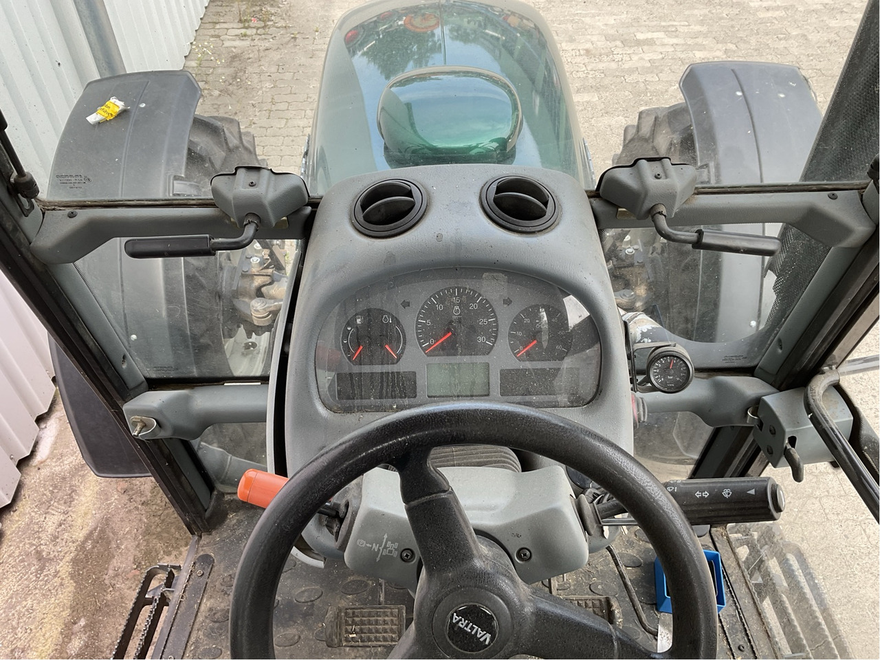 Valtra A 93 - Trator: foto 3 Valtra A 93 - Trator: foto 3