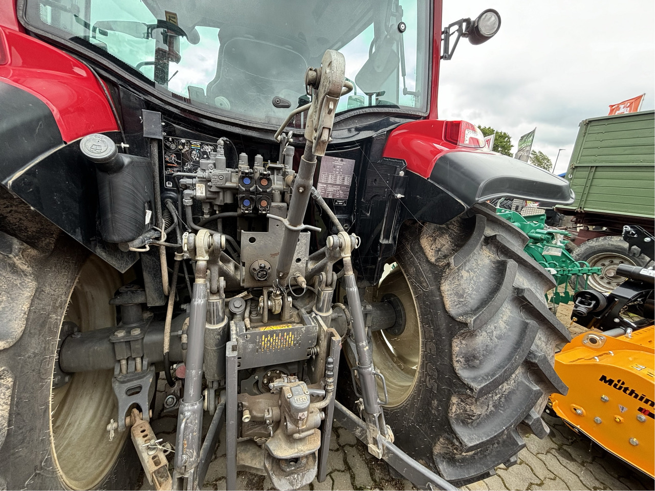 Valtra A 95 - Trator: foto 3 Valtra A 95 - Trator: foto 3