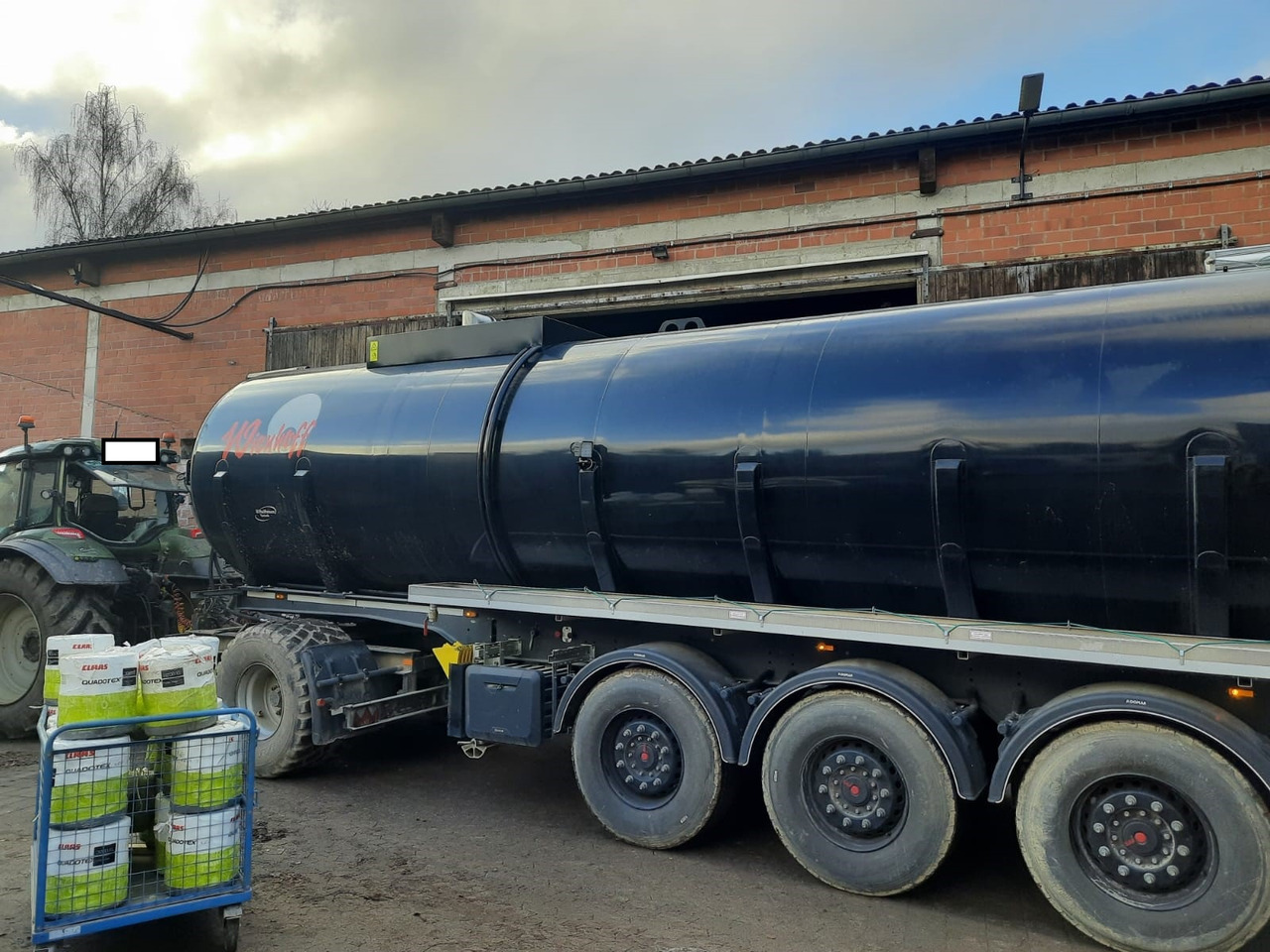Wienhoff Drei-Achs Tanksattelauflieger - Equipamento de fertilização: foto 1 Wienhoff Drei-Achs Tanksattelauflieger - Equipamento de fertilização: foto 1