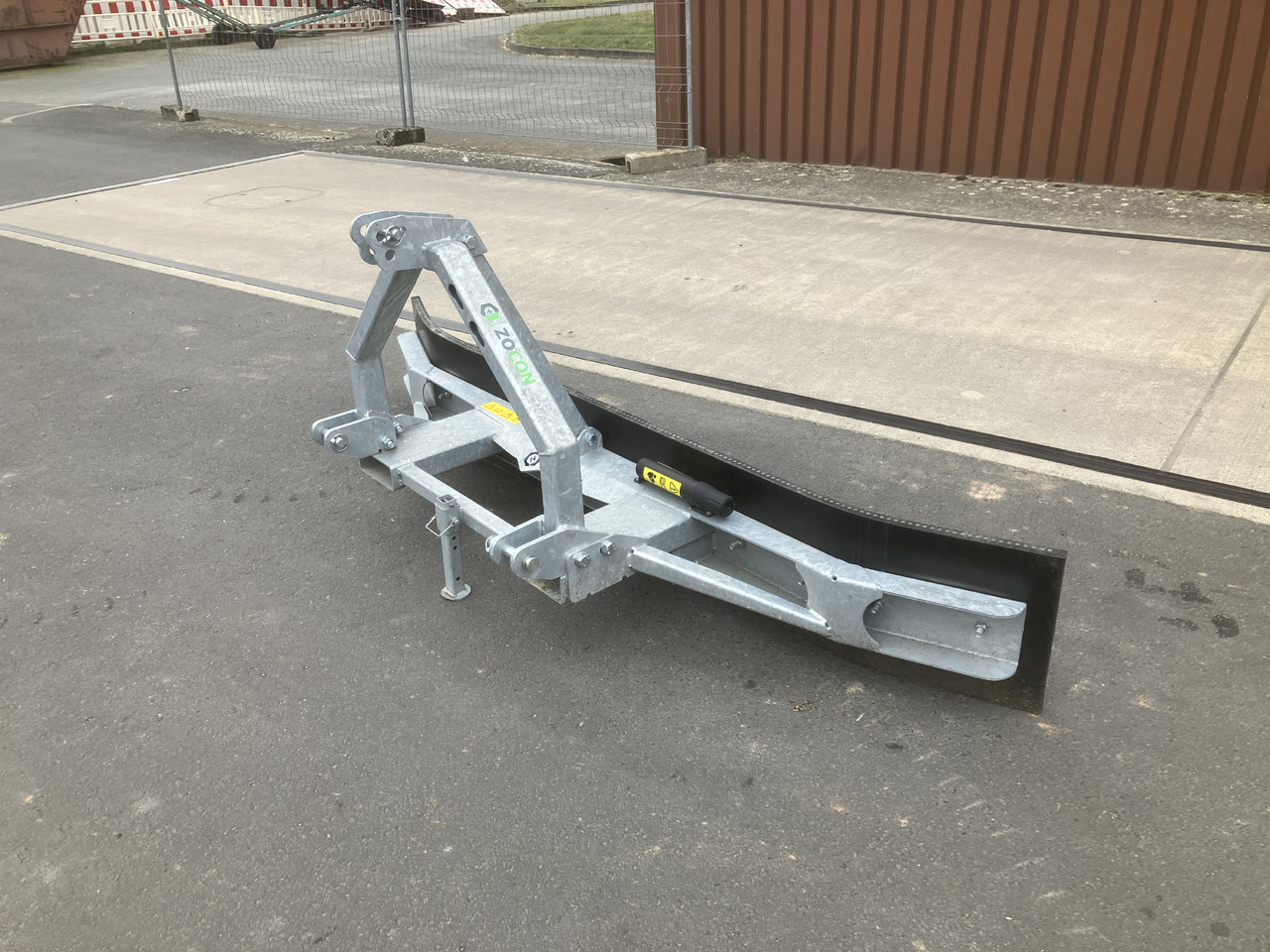 Zocon Gummischieber 270 Dreip Budget - Equipamento de gado: foto 3 Zocon Gummischieber 270 Dreip Budget - Equipamento de gado: foto 3