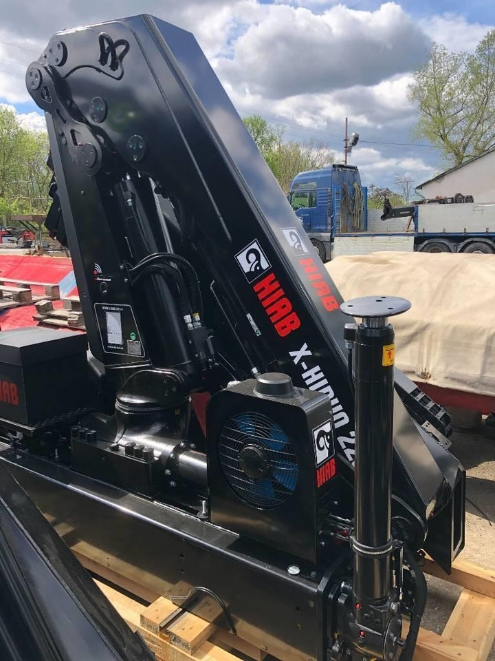 Hiab X-HiDuo 228 E-4 - Grua para camião por Camião: foto 1 Hiab X-HiDuo 228 E-4 - Grua para camião por Camião: foto 1