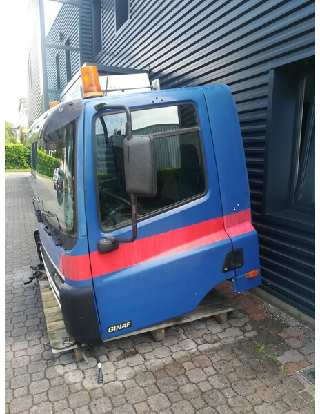 DAF CF65 CF75 CF85 Euro 3 - Cabine e interior por Camião: foto 2 DAF CF65 CF75 CF85 Euro 3 - Cabine e interior por Camião: foto 2