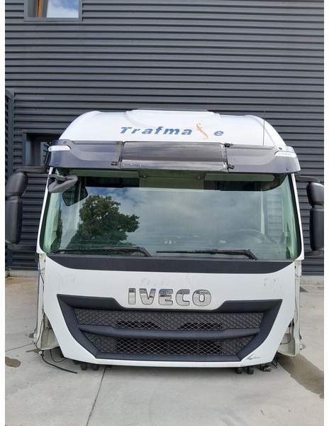 Cabine e interior por Camião Iveco Stralis AT HI-ROAD: foto 10