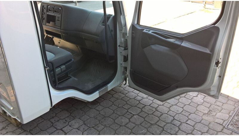 Renault MIDLUM Euro 5 - Cabine e interior por Camião: foto 2 Renault MIDLUM Euro 5 - Cabine e interior por Camião: foto 2
