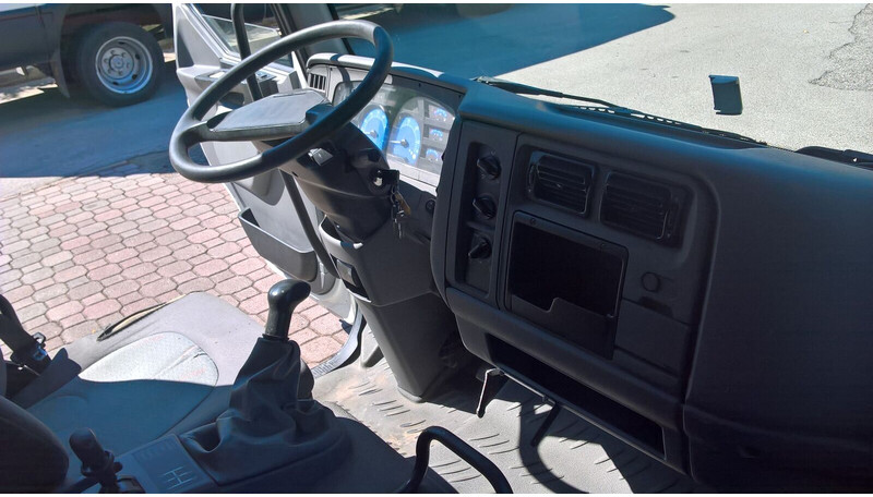 Renault MIDLUM Euro 5 - Cabine e interior por Camião: foto 4 Renault MIDLUM Euro 5 - Cabine e interior por Camião: foto 4