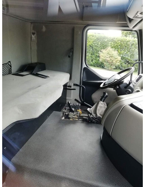 Renault PREMIUM DXI Euro 5 - Cabine e interior por Camião: foto 4 Renault PREMIUM DXI Euro 5 - Cabine e interior por Camião: foto 4