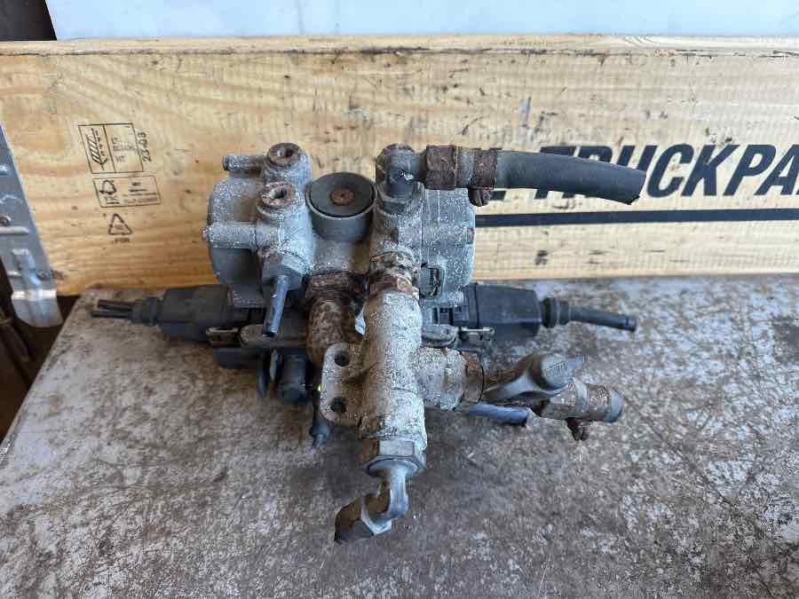 DAF VALVE 1519383 - Válvula de freio por Camião: foto 2 DAF VALVE 1519383 - Válvula de freio por Camião: foto 2