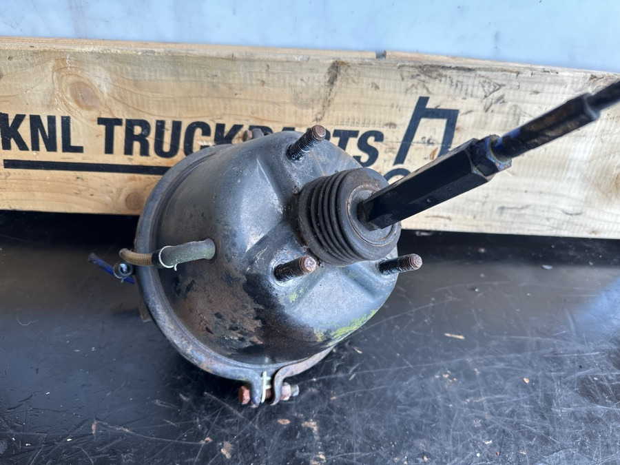 FORD CARGO BRAKE VALVE - Válvula de freio por Camião: foto 2 FORD CARGO BRAKE VALVE - Válvula de freio por Camião: foto 2