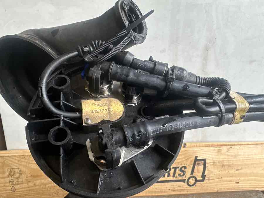 IVECO AMATUR ADBLUE 41272285 - Sistema de combustível por Camião: foto 2 IVECO AMATUR ADBLUE 41272285 - Sistema de combustível por Camião: foto 2