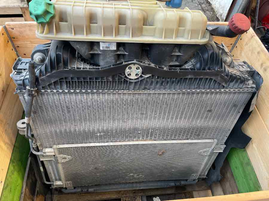 MAN COMPLETE COOLER 81.06100-6657 - Sistema de arrefecimento por Camião: foto 2 MAN COMPLETE COOLER 81.06100-6657 - Sistema de arrefecimento por Camião: foto 2