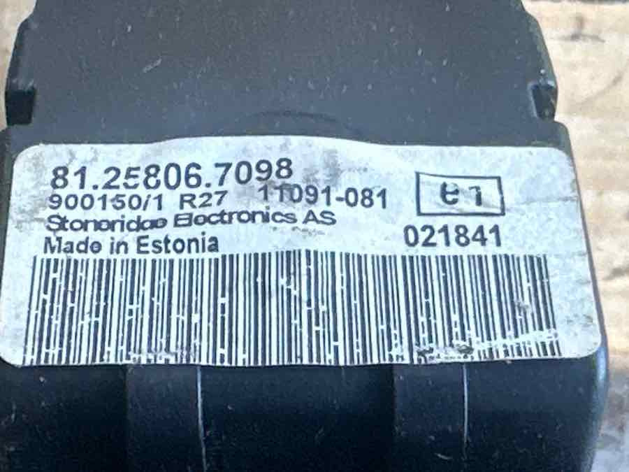 MAN DOOR MODULE 81.25806-7098 - Sistema elétrico por Camião: foto 3 MAN DOOR MODULE 81.25806-7098 - Sistema elétrico por Camião: foto 3