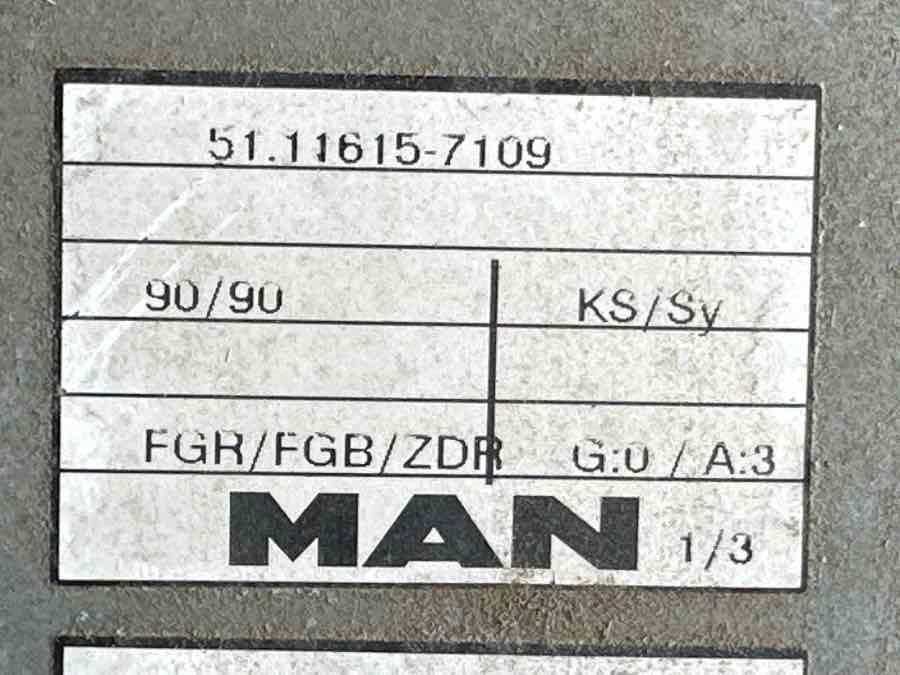 MAN ECU 51.11615-7109 - Sistema elétrico por Camião: foto 3 MAN ECU 51.11615-7109 - Sistema elétrico por Camião: foto 3