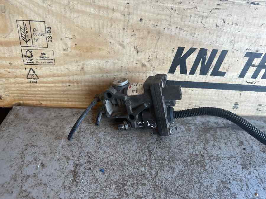 MAN MAGNET VALVE RETRADER 51.52160-0002 - Válvula de freio por Camião: foto 1 MAN MAGNET VALVE RETRADER 51.52160-0002 - Válvula de freio por Camião: foto 1