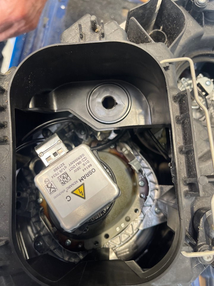 MERCEDES XENON LAMP A9618207761 - Iluminação por Camião: foto 4 MERCEDES XENON LAMP A9618207761 - Iluminação por Camião: foto 4