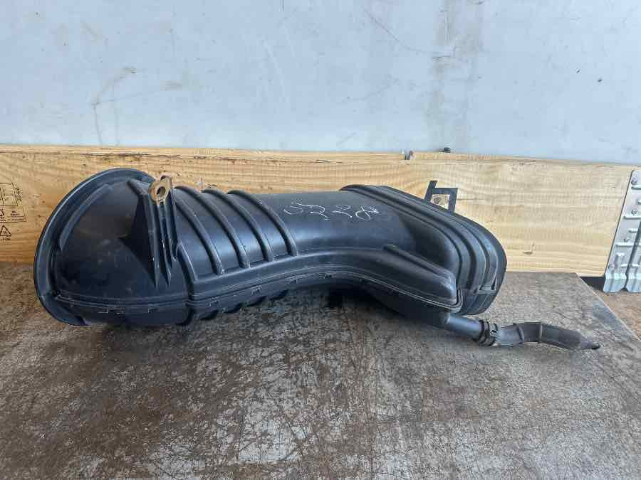 SCANIA AIR INTAKE 2363458 - Tubo de admissão por Camião: foto 1 SCANIA AIR INTAKE 2363458 - Tubo de admissão por Camião: foto 1