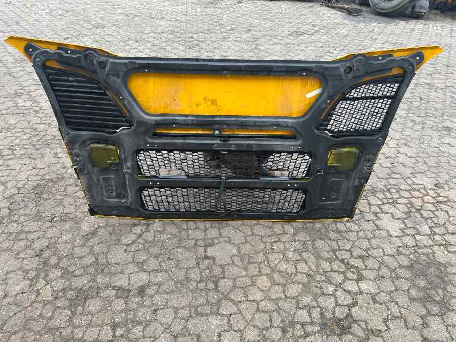 SCANIA COMPLETE UPPER FRONT GRILL R SERIE - Carroceria e exterior por Camião: foto 2 SCANIA COMPLETE UPPER FRONT GRILL R SERIE - Carroceria e exterior por Camião: foto 2