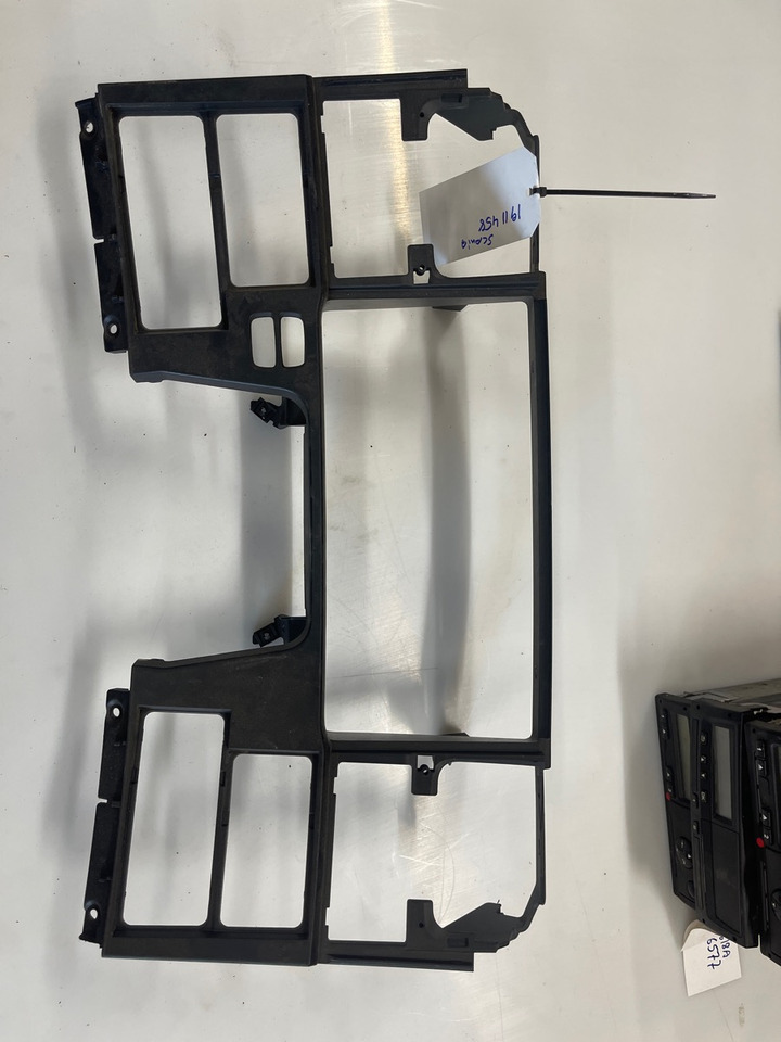 SCANIA PANEL 1911458 - Painel de instrumentos por Camião: foto 1 SCANIA PANEL 1911458 - Painel de instrumentos por Camião: foto 1