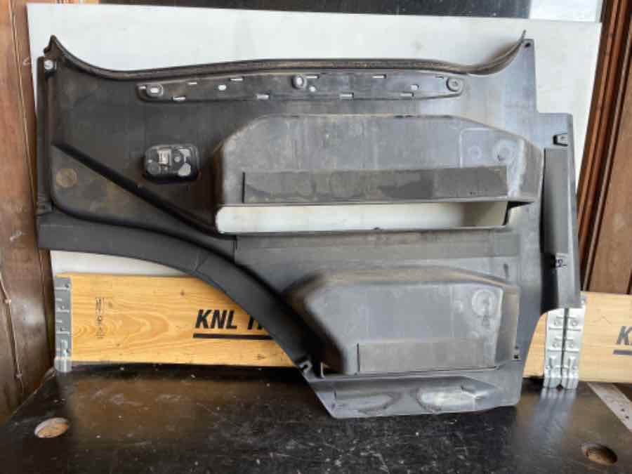 SCANIA STEP PLATE, LEFT 2422394 - Carroceria e exterior por Camião: foto 2 SCANIA STEP PLATE, LEFT 2422394 - Carroceria e exterior por Camião: foto 2