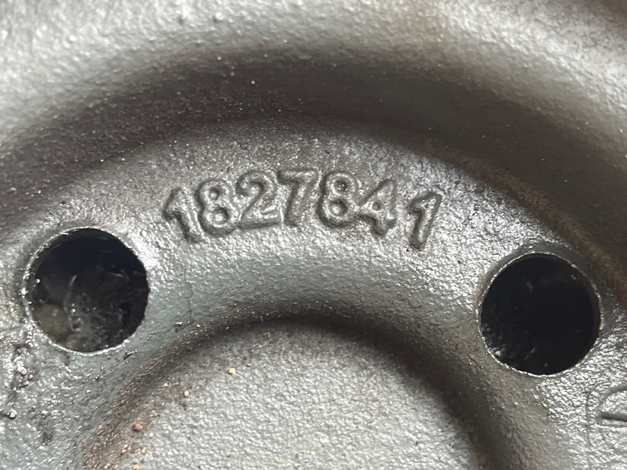 SCANIA TIMMING GEAR HOUSE 1827841 + 1830796 - Motor e peças por Camião: foto 3 SCANIA TIMMING GEAR HOUSE 1827841 + 1830796 - Motor e peças por Camião: foto 3