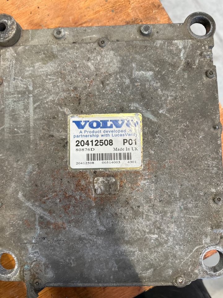VOLVO ECU 20412508 P01 - Centralina electrónica por Camião: foto 2 VOLVO ECU 20412508 P01 - Centralina electrónica por Camião: foto 2