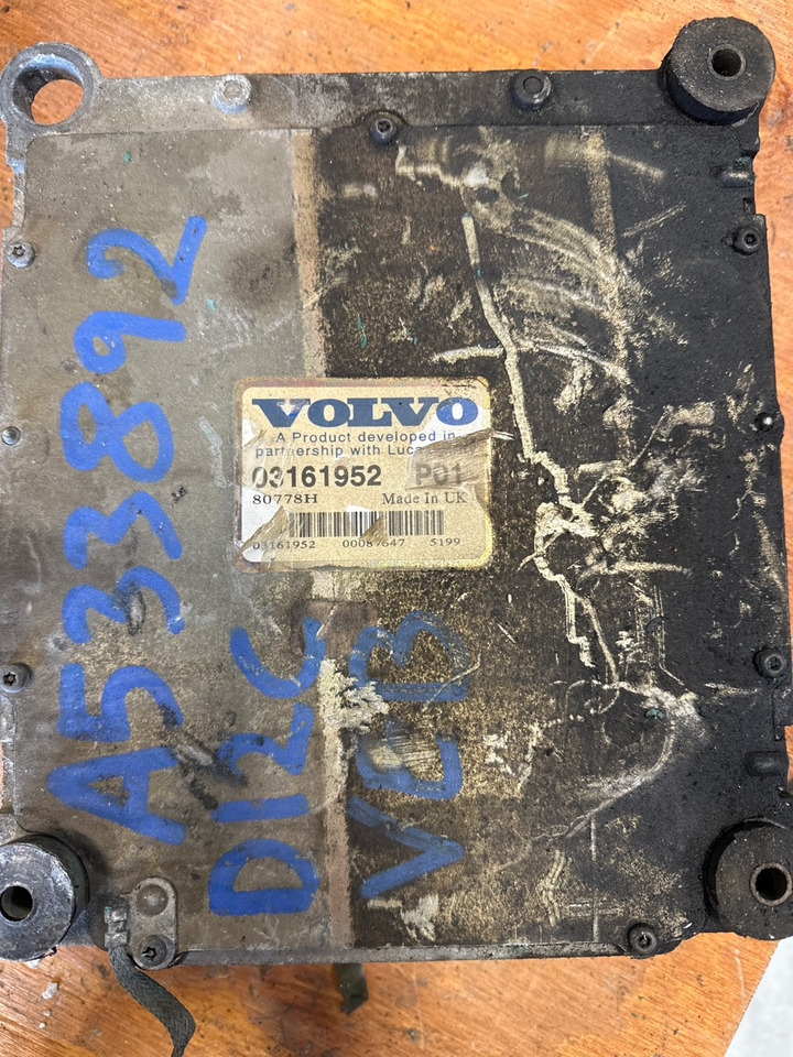 VOLVO ECU 3161952 P01 - Centralina electrónica por Camião: foto 1 VOLVO ECU 3161952 P01 - Centralina electrónica por Camião: foto 1