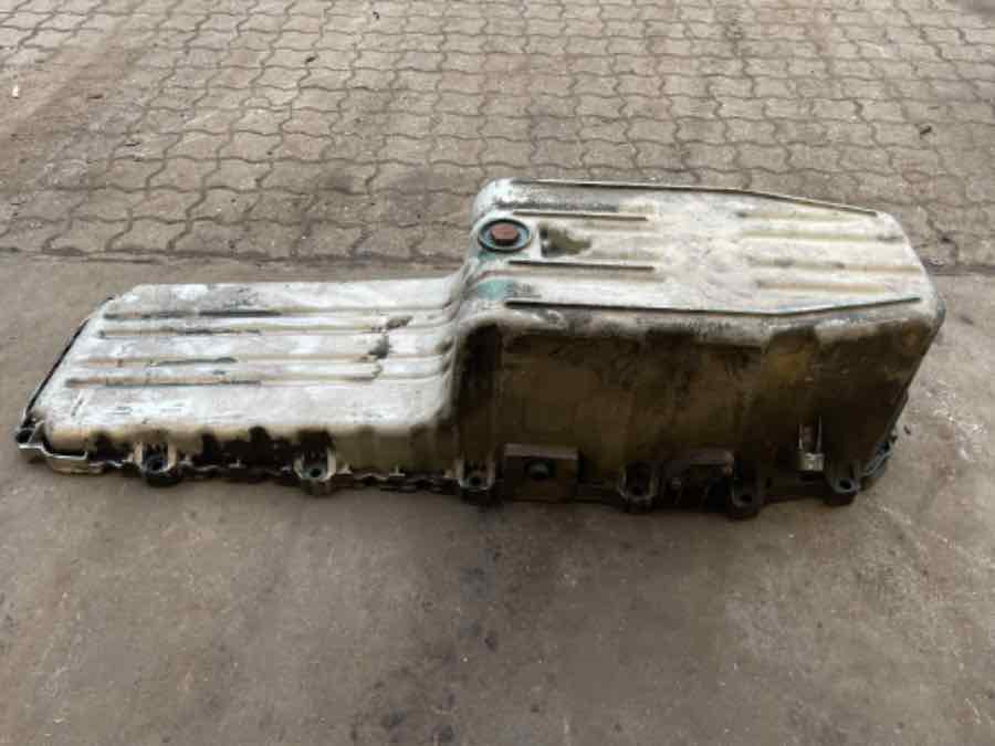 VOLVO OIL SUMP 20701997 - Motor e peças por Camião: foto 1 VOLVO OIL SUMP 20701997 - Motor e peças por Camião: foto 1