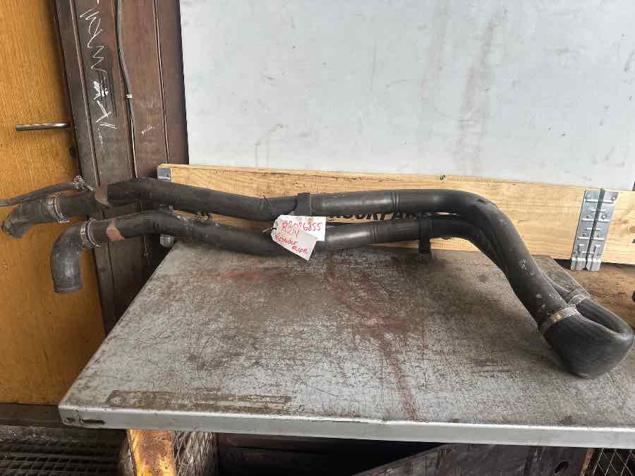 VOLVO WATER PIPES RETRADER 22026855 - Tubo de admissão: foto 1 VOLVO WATER PIPES RETRADER 22026855 - Tubo de admissão: foto 1