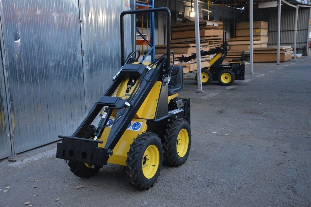 Tur Poland Miniradlader Miniloader Mini hoflader TUR N 520 Briggs&Stratton - Mini pá carregadora: foto 3 Tur Poland Miniradlader Miniloader Mini hoflader TUR N 520 Briggs&Stratton - Mini pá carregadora: foto 3