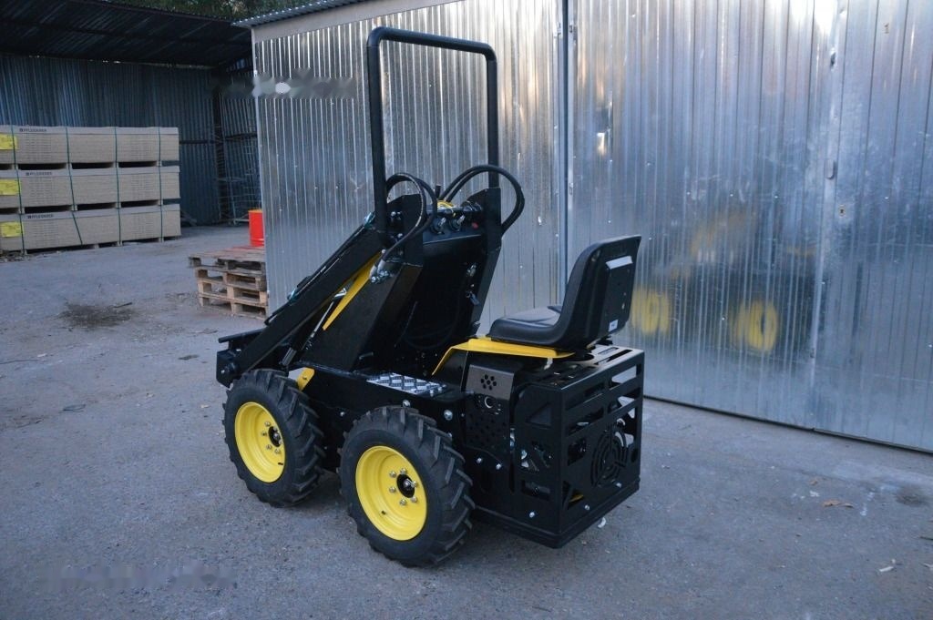 Tur Poland Miniradlader Miniloader Mini hoflader TUR N 520 Briggs&Stratton - Mini pá carregadora: foto 4 Tur Poland Miniradlader Miniloader Mini hoflader TUR N 520 Briggs&Stratton - Mini pá carregadora: foto 4