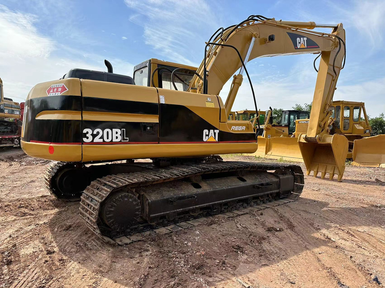 CATERPILLAR 320BL excavator - Escavadeira: foto 2 CATERPILLAR 320BL excavator - Escavadeira: foto 2