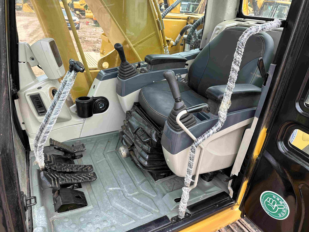Escavadora de rastos CATERPILLAR 320CL: foto 9