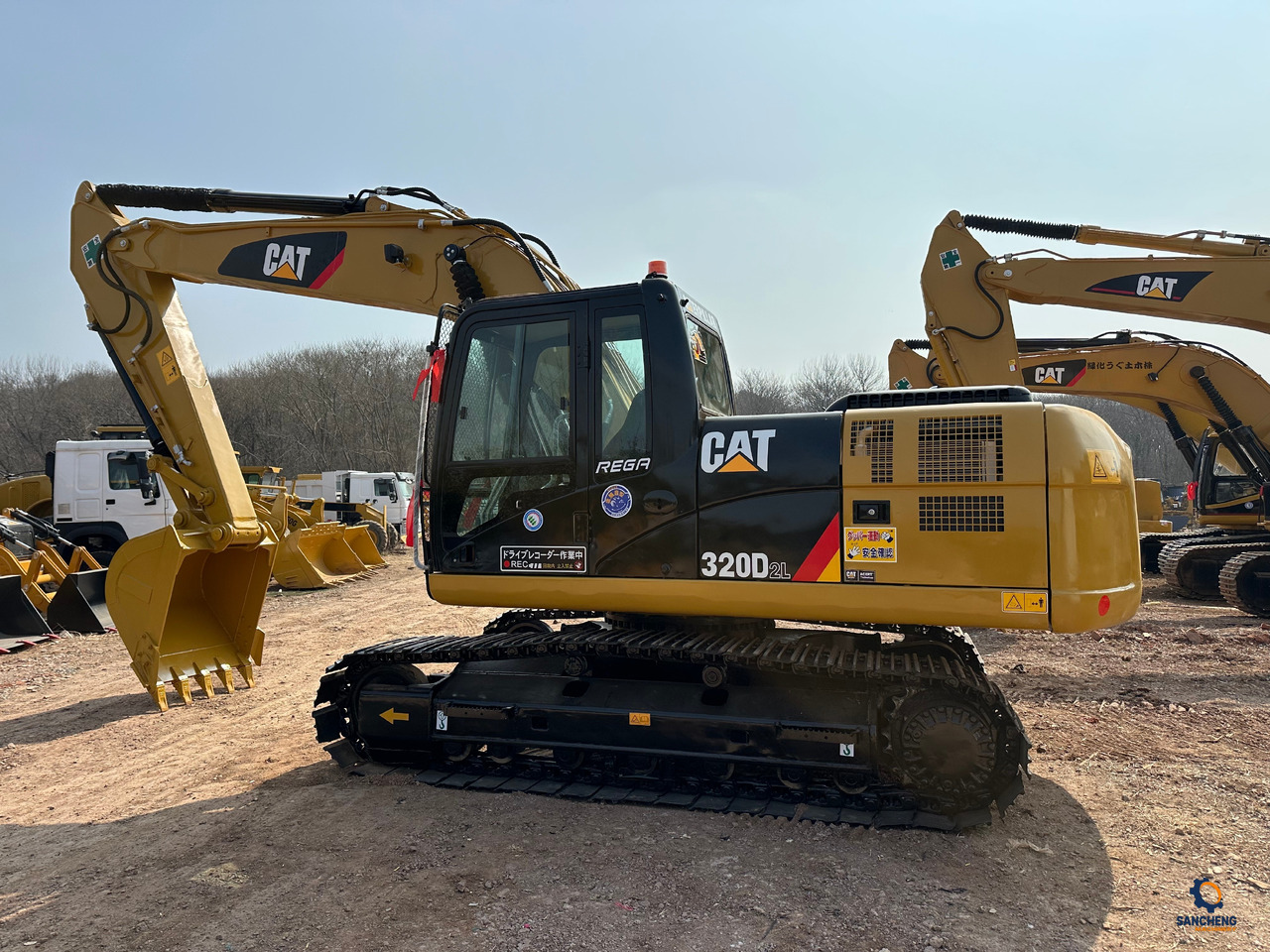 CATERPILLAR 320D2L - Escavadora de rastos: foto 5 CATERPILLAR 320D2L - Escavadora de rastos: foto 5