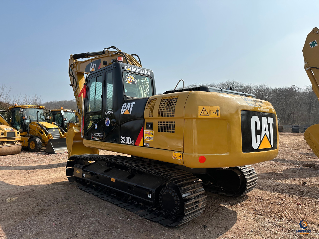 CATERPILLAR 320D2L - Escavadora de rastos: foto 4 CATERPILLAR 320D2L - Escavadora de rastos: foto 4