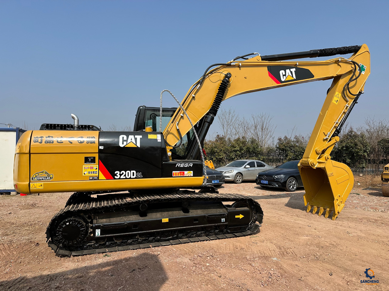 CATERPILLAR 320D2L - Escavadora de rastos: foto 1 CATERPILLAR 320D2L - Escavadora de rastos: foto 1