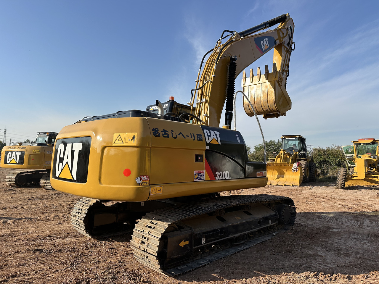 CATERPILLAR 320DL - Escavadora de rastos: foto 4 CATERPILLAR 320DL - Escavadora de rastos: foto 4