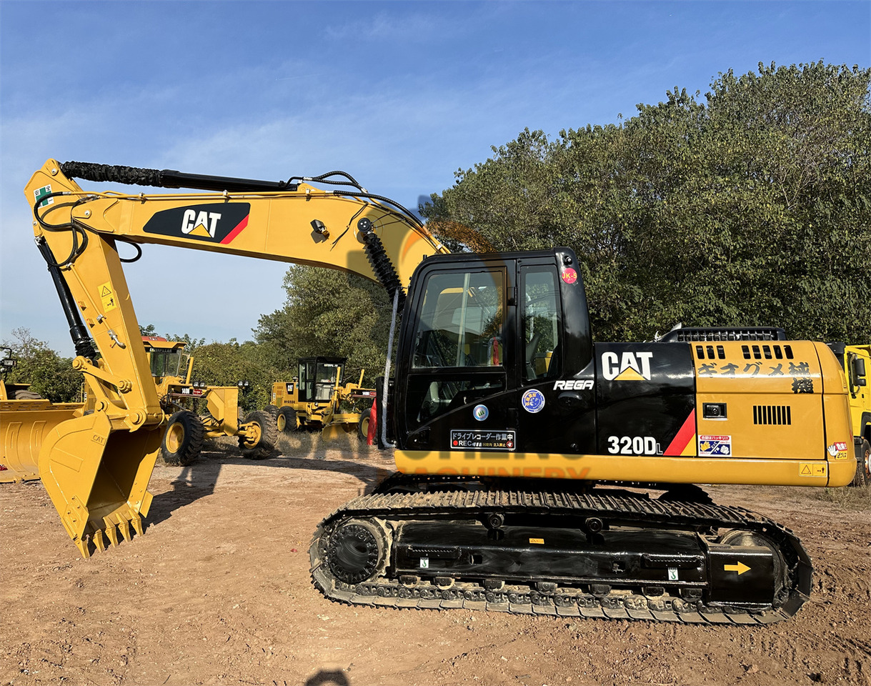 CATERPILLAR 320DL - Escavadora de rastos: foto 1 CATERPILLAR 320DL - Escavadora de rastos: foto 1