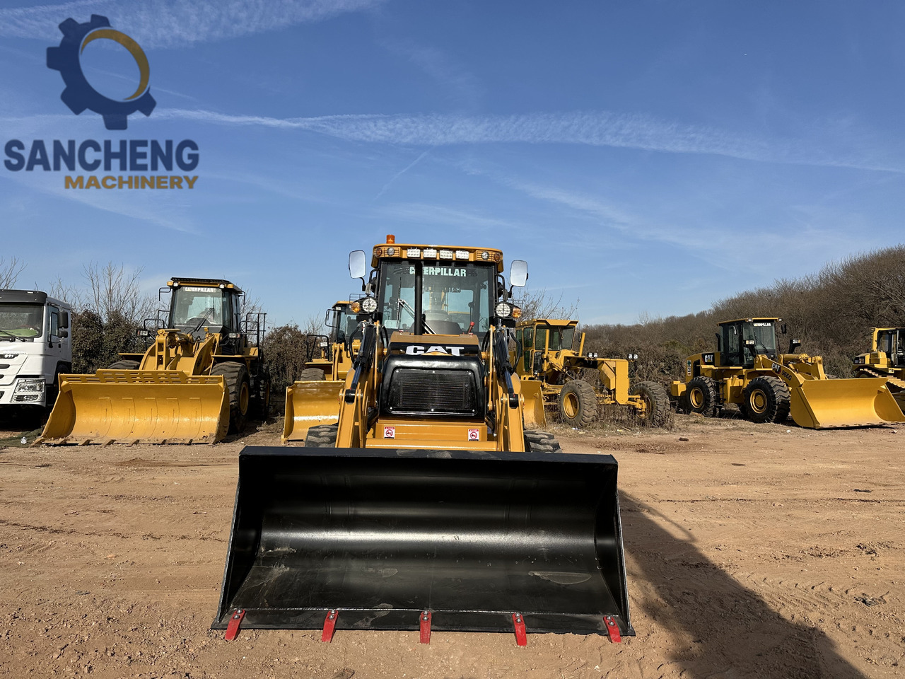 CATERPILLAR 420F2 - Retroescavadeira: foto 4 CATERPILLAR 420F2 - Retroescavadeira: foto 4