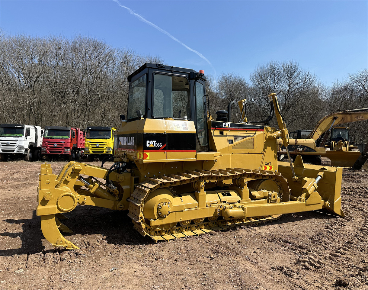 CATERPILLAR D6G - Escavadeira: foto 1 CATERPILLAR D6G - Escavadeira: foto 1