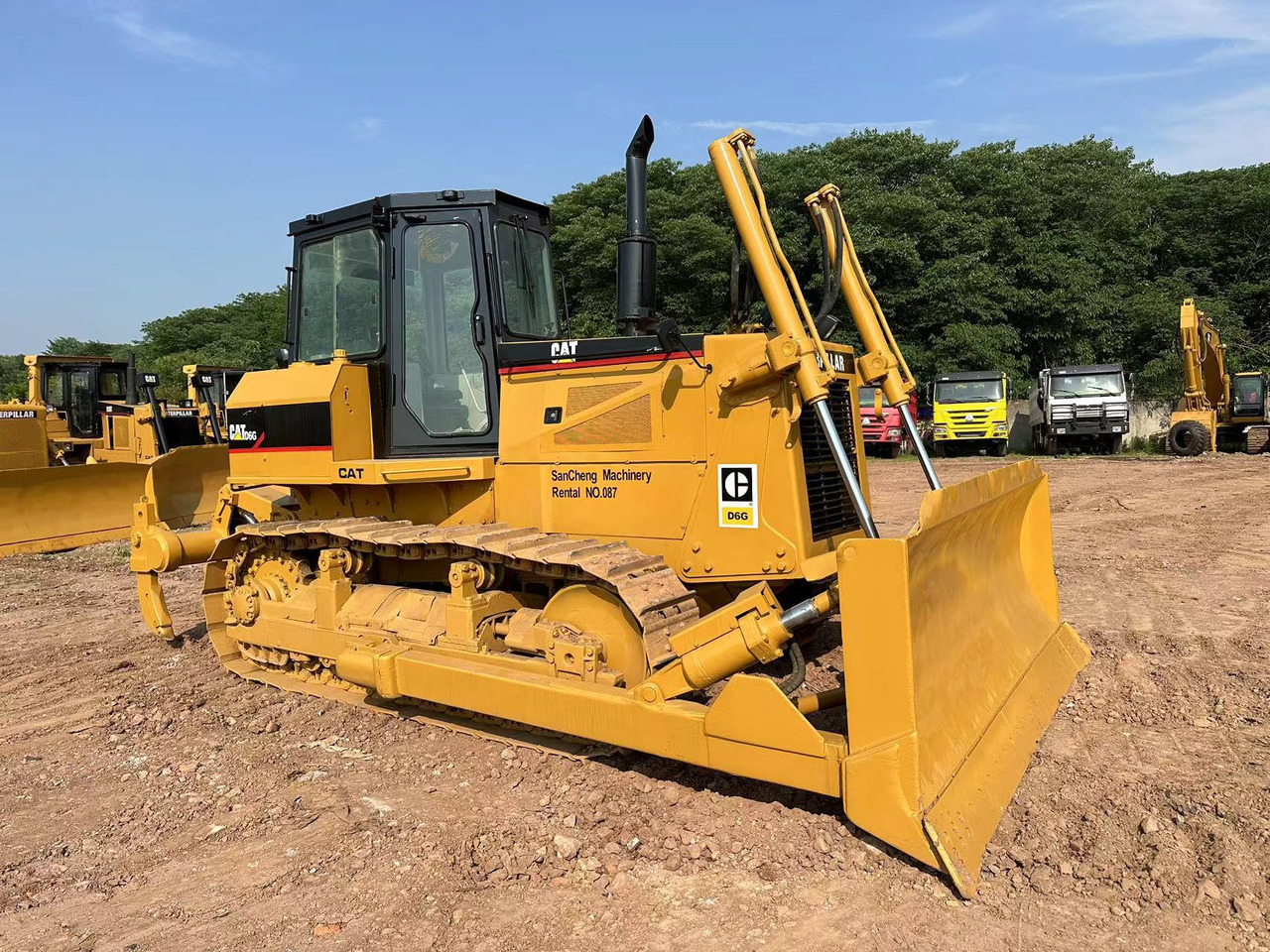CATERPILLAR D6G Crawler Dozer - Buldôzer: foto 2 CATERPILLAR D6G Crawler Dozer - Buldôzer: foto 2