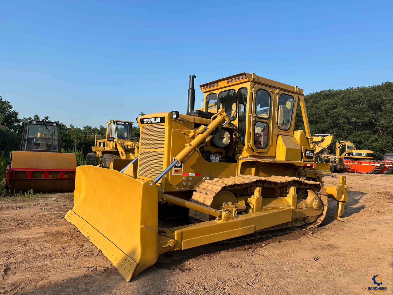 CATERPILLAR D7G - Buldôzer: foto 2 CATERPILLAR D7G - Buldôzer: foto 2