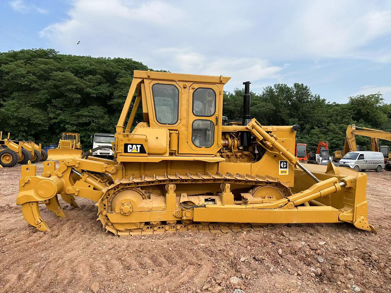 CATERPILLAR D7G - Buldôzer: foto 4 CATERPILLAR D7G - Buldôzer: foto 4