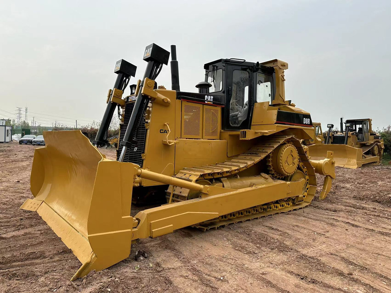 CATERPILLAR D8R - Buldôzer: foto 1 CATERPILLAR D8R - Buldôzer: foto 1